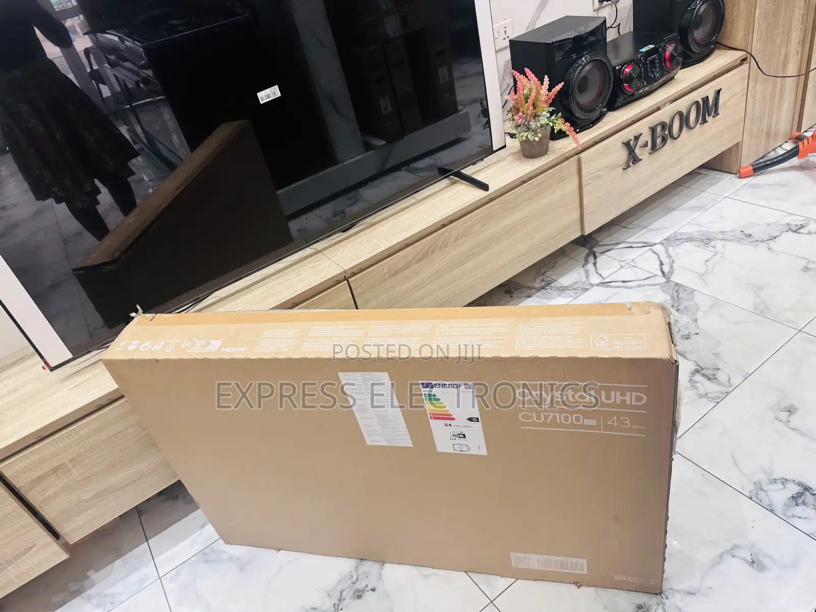 Get a New Samsung UHD Smart 43”Cu7000