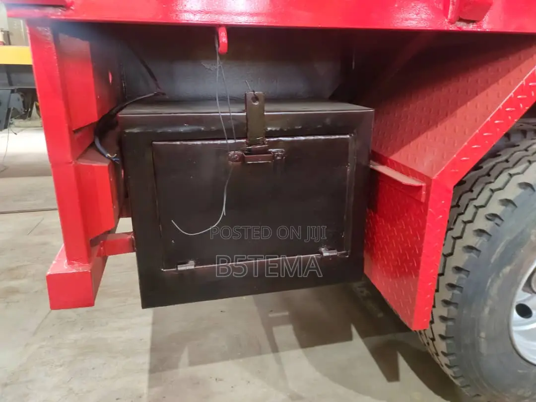 5 Axle Bucket Body 55 Feet