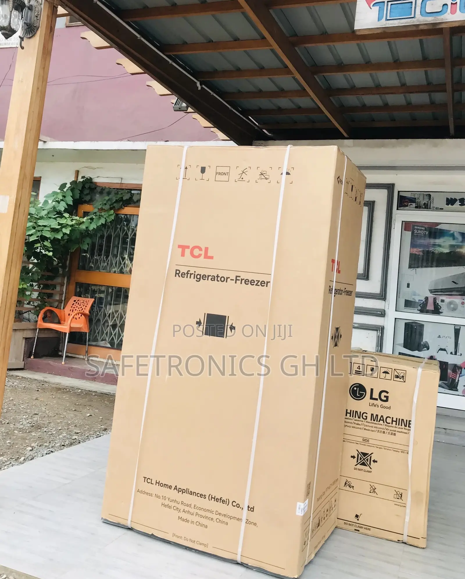 TCL Bottomfreezer 4 French Door P460CD Gray Fridge