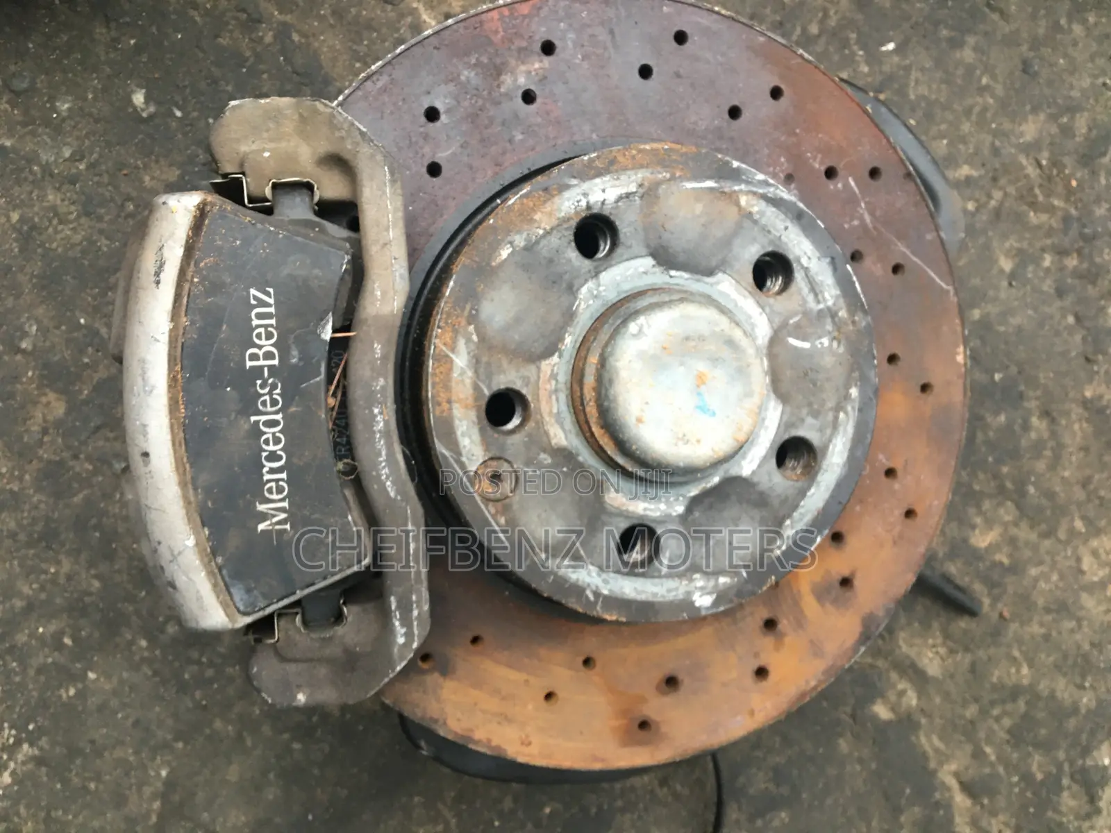 Mercedes Benz C250 W204 Front Hub Complete