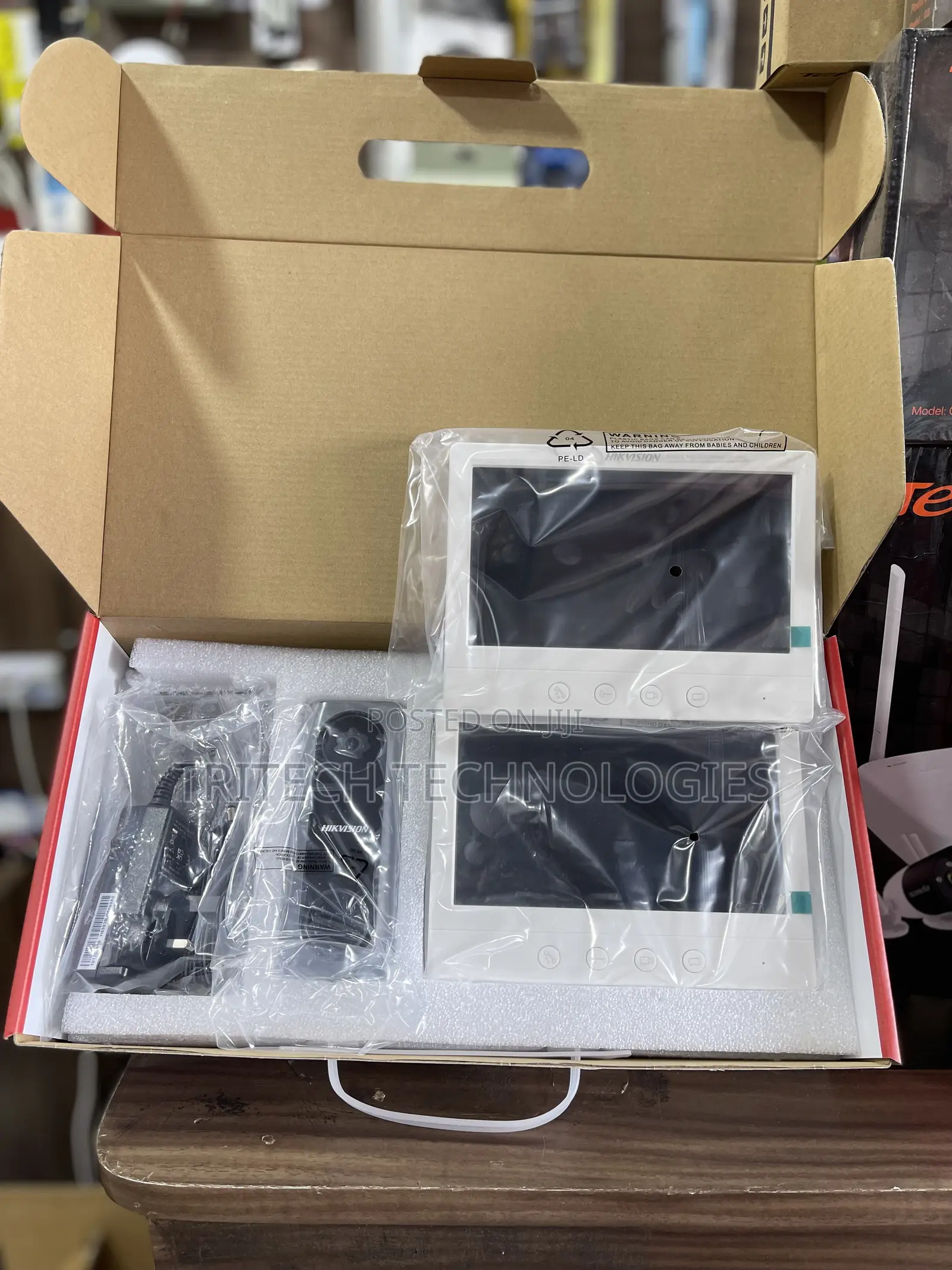 Hikvision Analog Intercom 2 Indoor Unit and 1 Outdoor Units