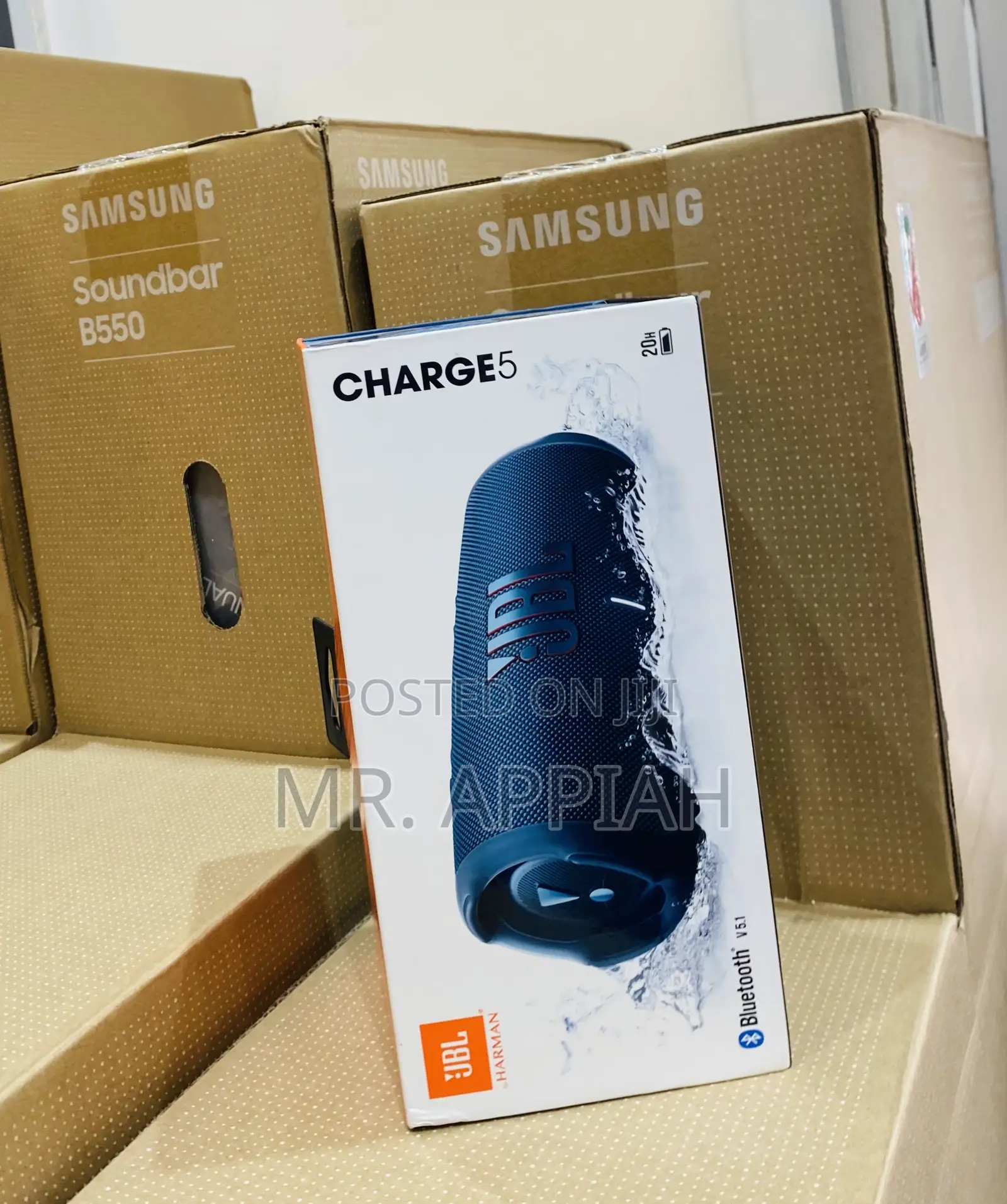 Well Design JBL Charge 5 Speaker With Built-in Powerbank.