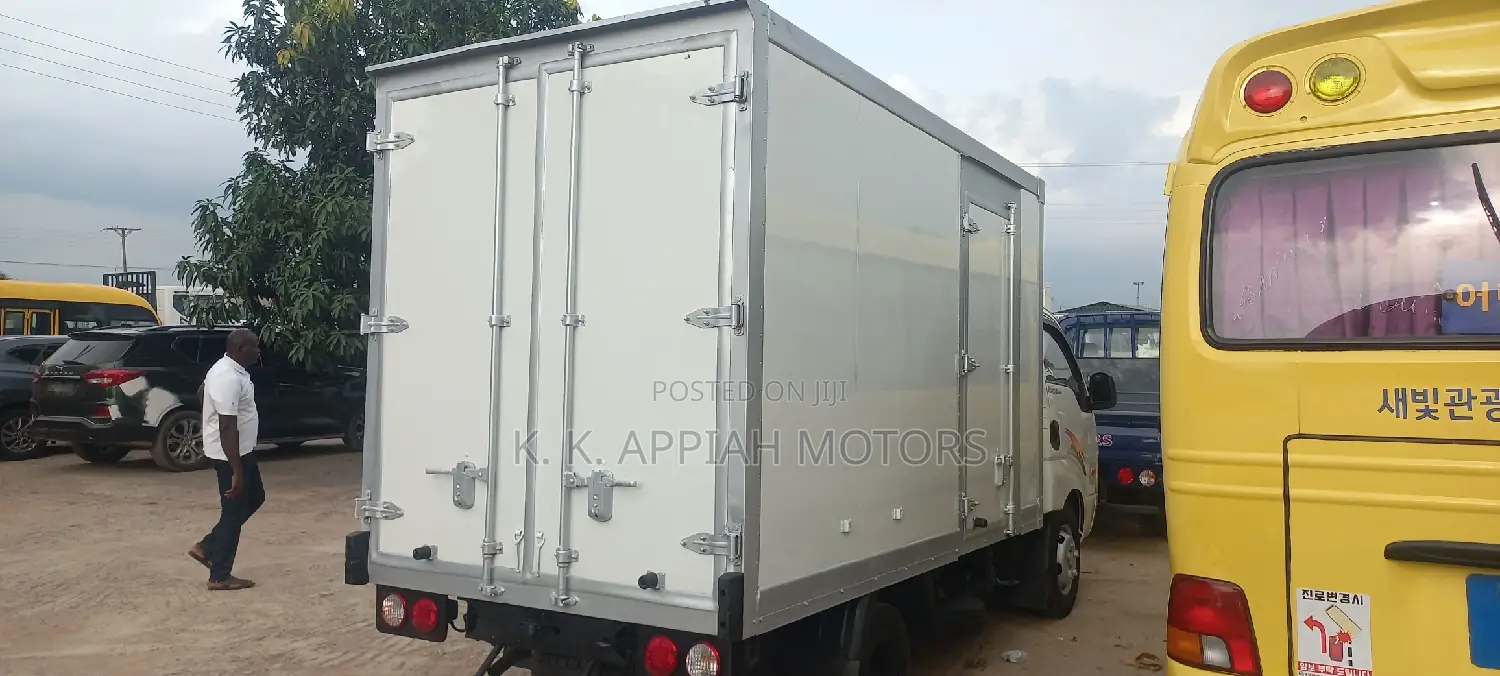 Kia Bongo 3 Container Truck