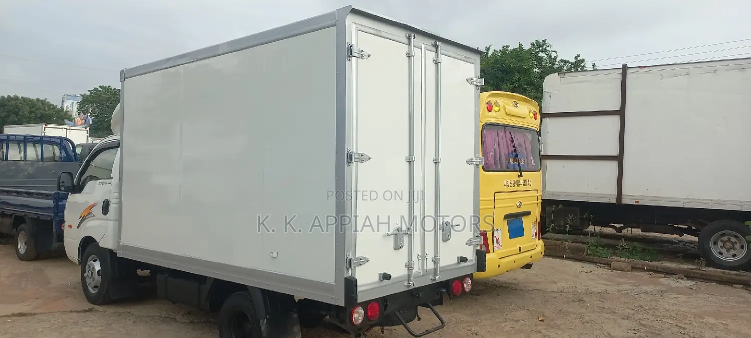 Kia Bongo 3 Container Truck