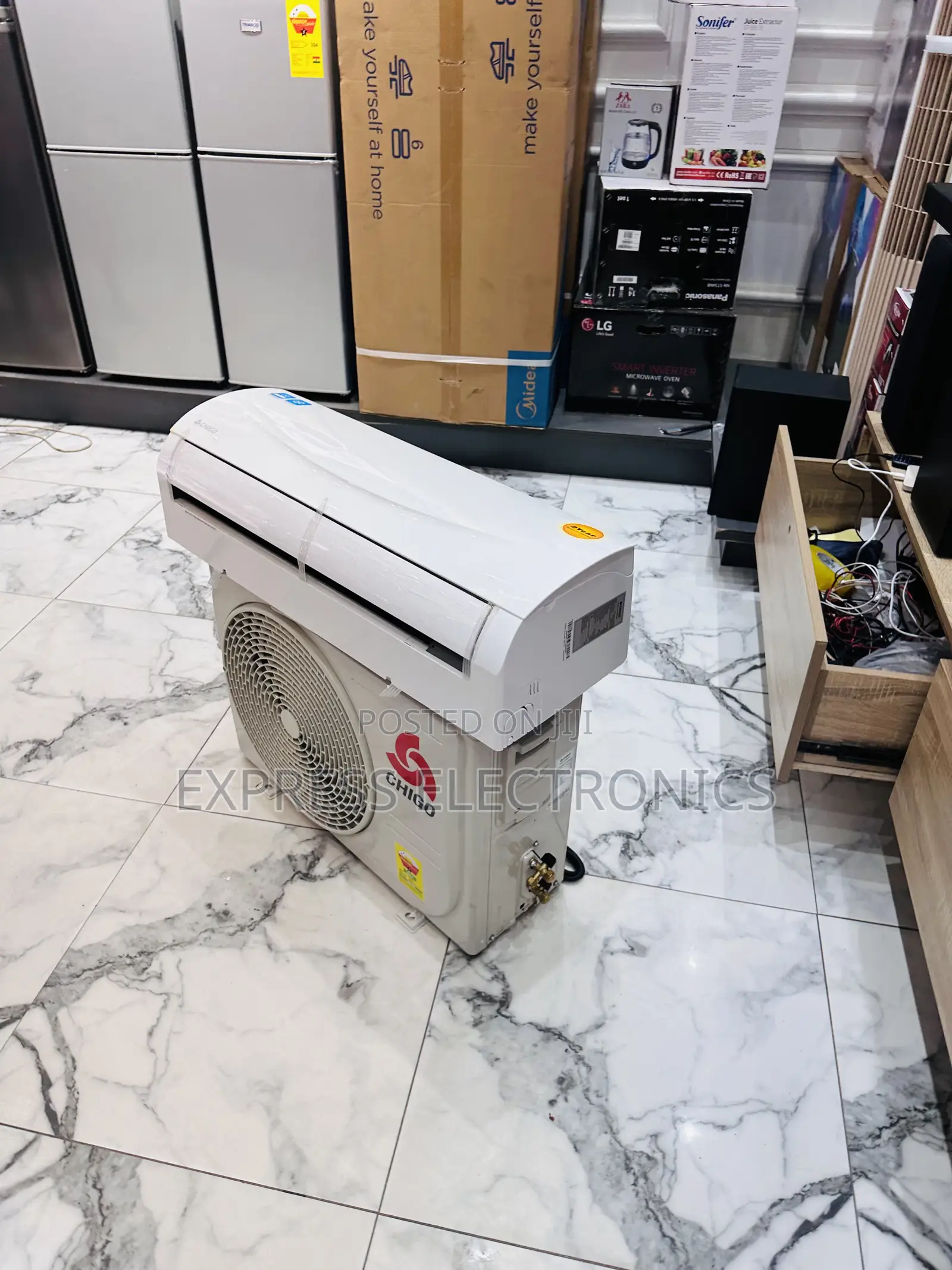 Shop From Us Chigo 1.5hp Split R410 Gas White AC