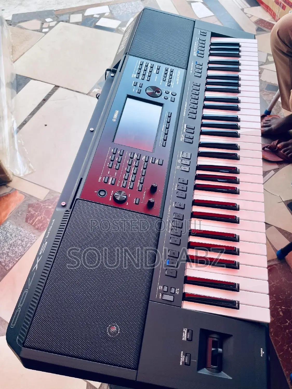 Yamaha PSR-Sx700 61-Key Mid-Level Arranger Keyboard