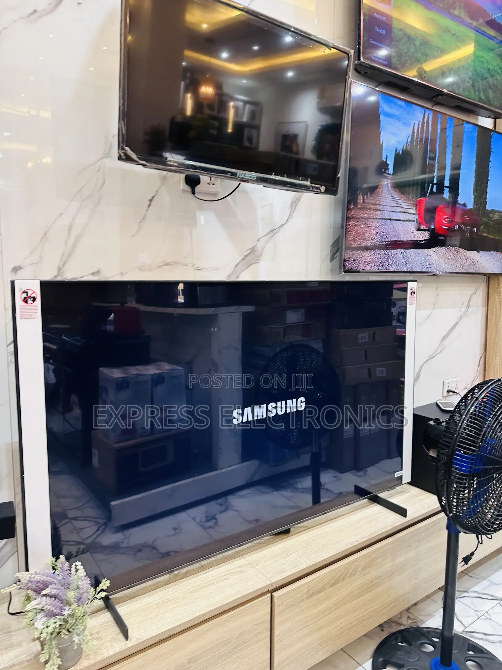 One Remote Control Slim Samsung 55”Cu7000 Uhd Smart