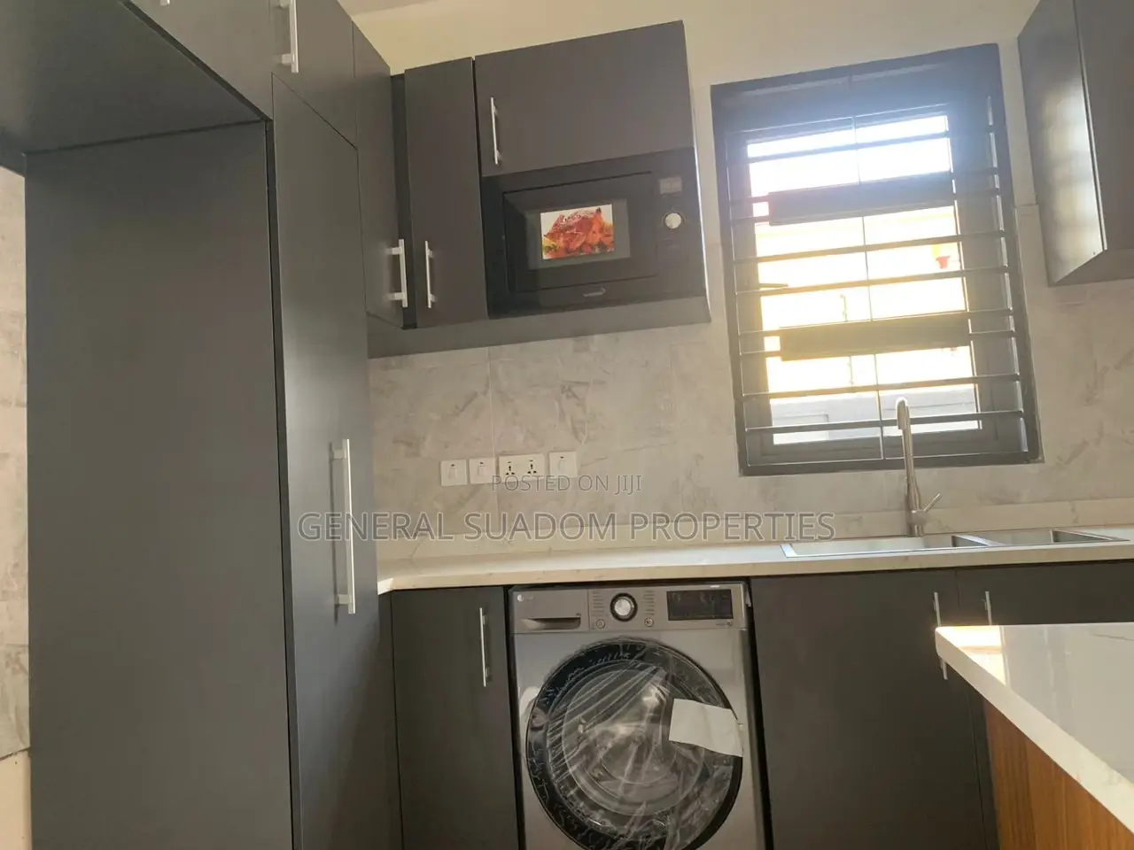 3bdrm Duplex in Suadom Properties, Ga East Municipal for rent