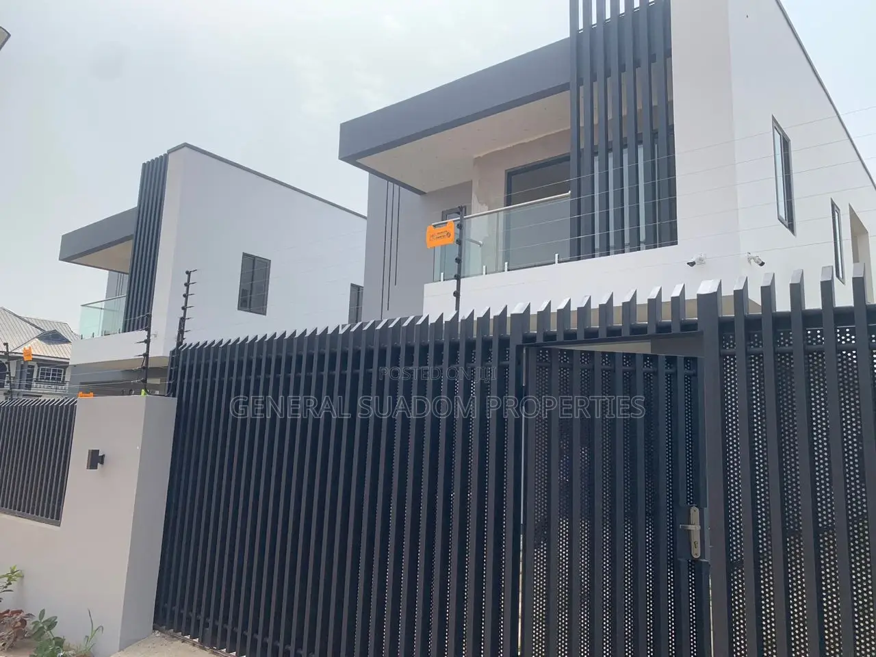 3bdrm Duplex in Suadom Properties, Ga East Municipal for rent