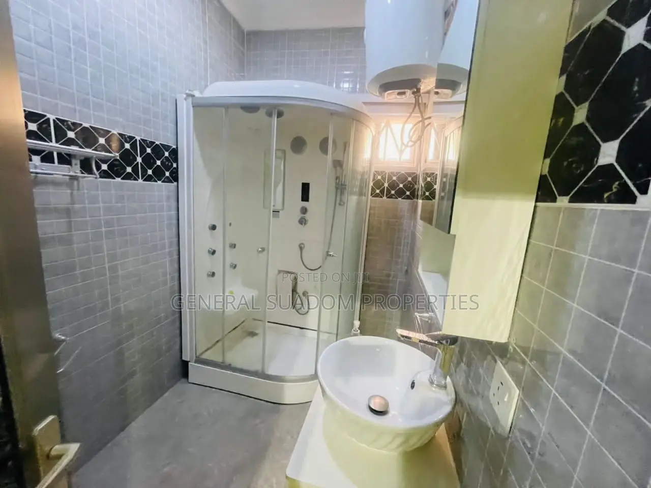 3bdrm House in Suadom Properties, Baatsona Total for rent