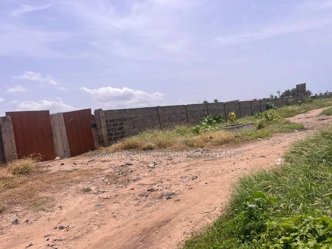 Plot of Land for Sale at Sakumono