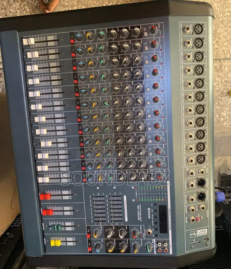 Yamaha Mk-1200usb 12-Channel Powered Mixer