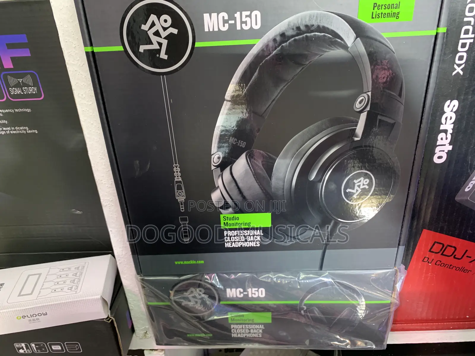 MACKIE MC-150 Professional Closed-Back Headphone