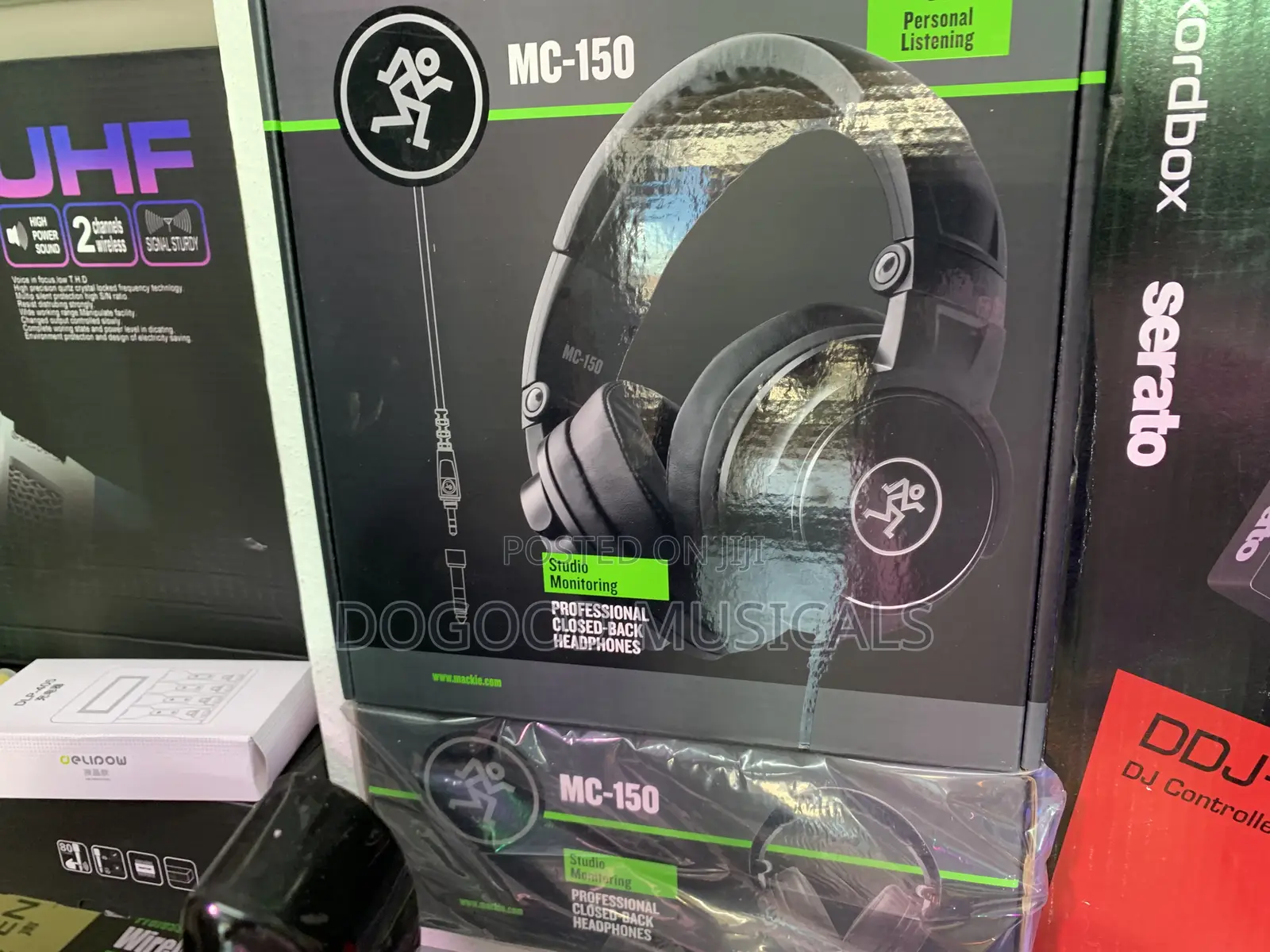 MACKIE MC-150 Professional Closed-Back Headphone