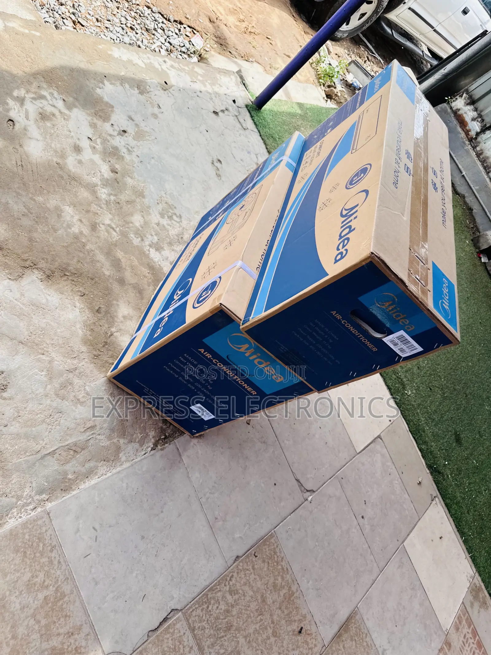 Powerful Sleek Outdoor Unit Midea 1.5hp AC