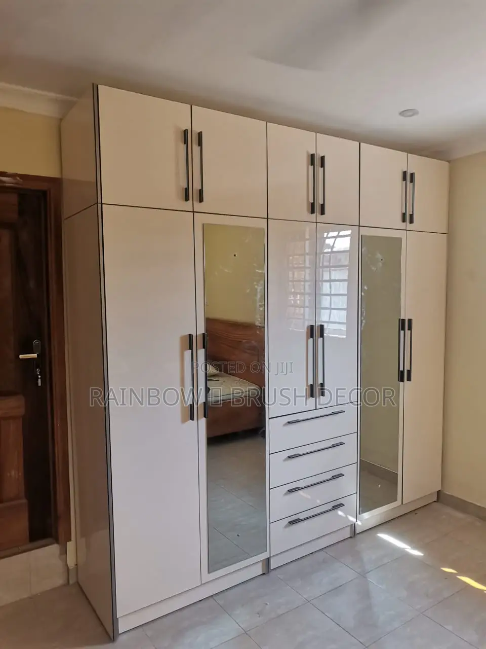 Advance Kitchen Cabinets and Wardrobe Installation