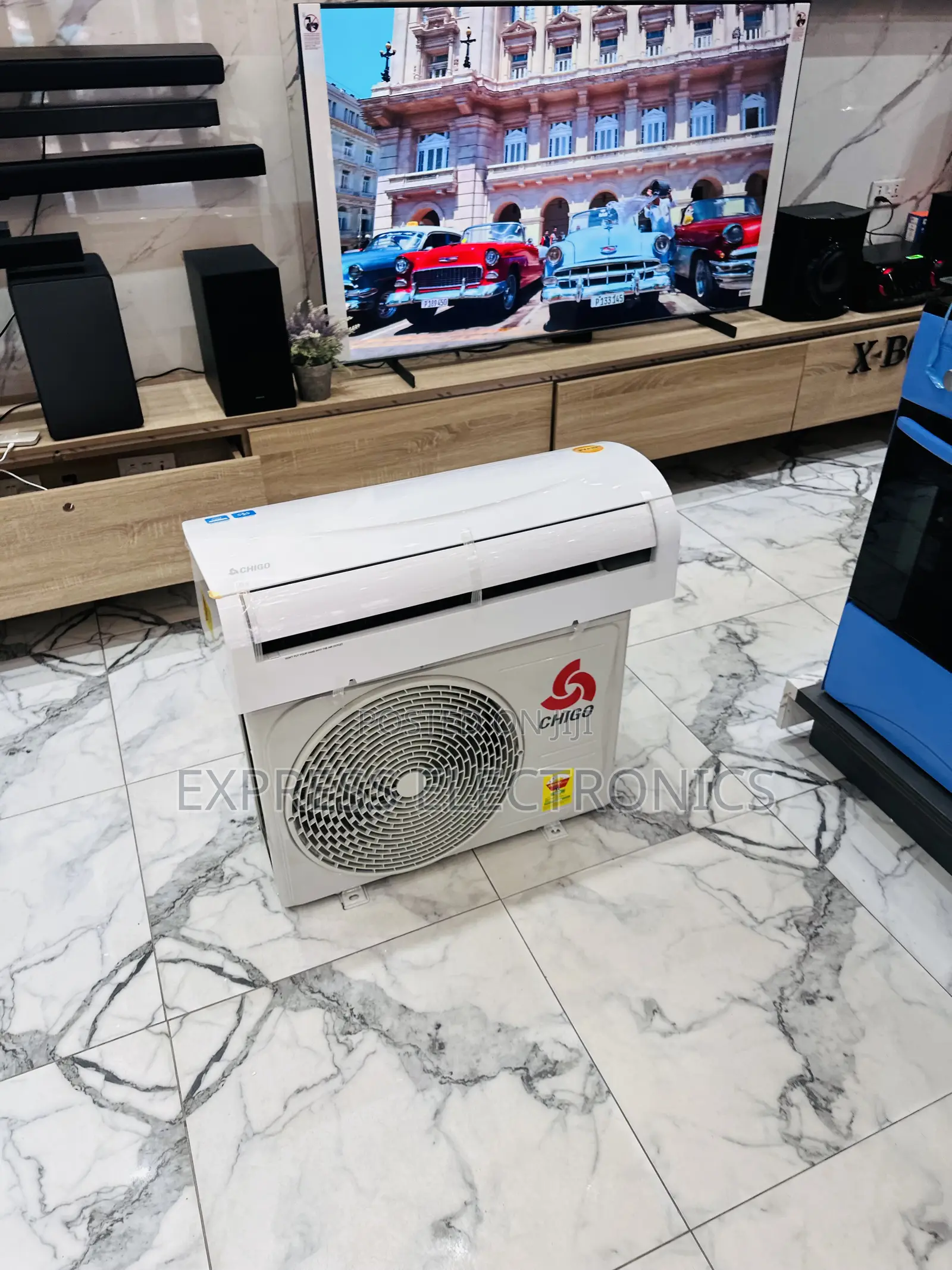 On/Off Chigo Sleek White Chigo 1.5hp Split R410