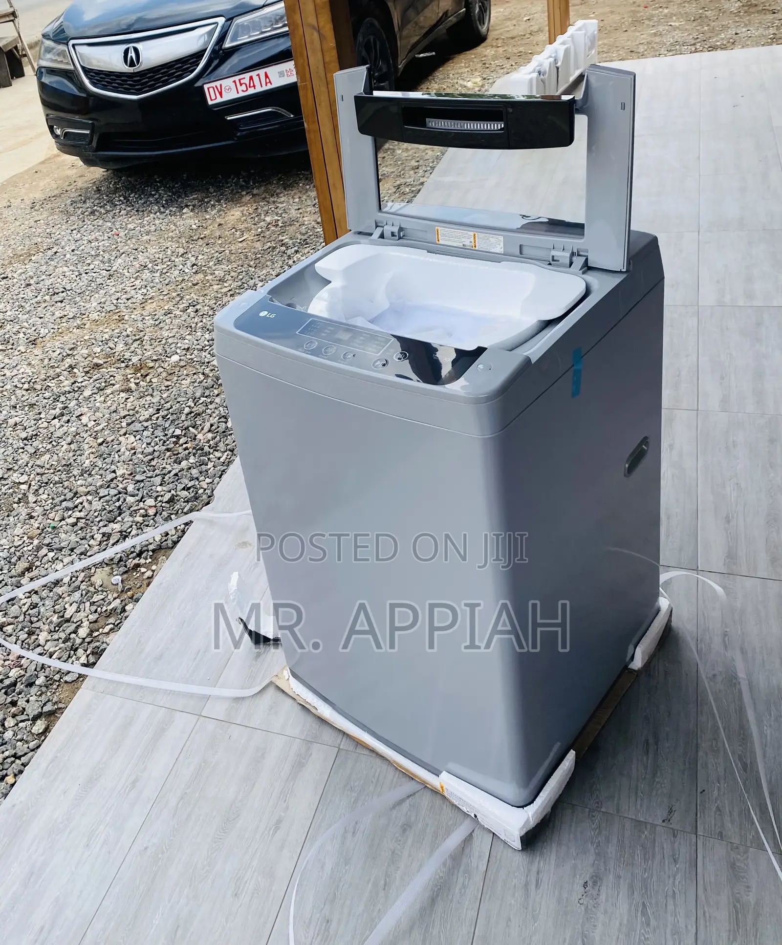 Classic Design LG 9kg T9585NDHVH Washing Machine.