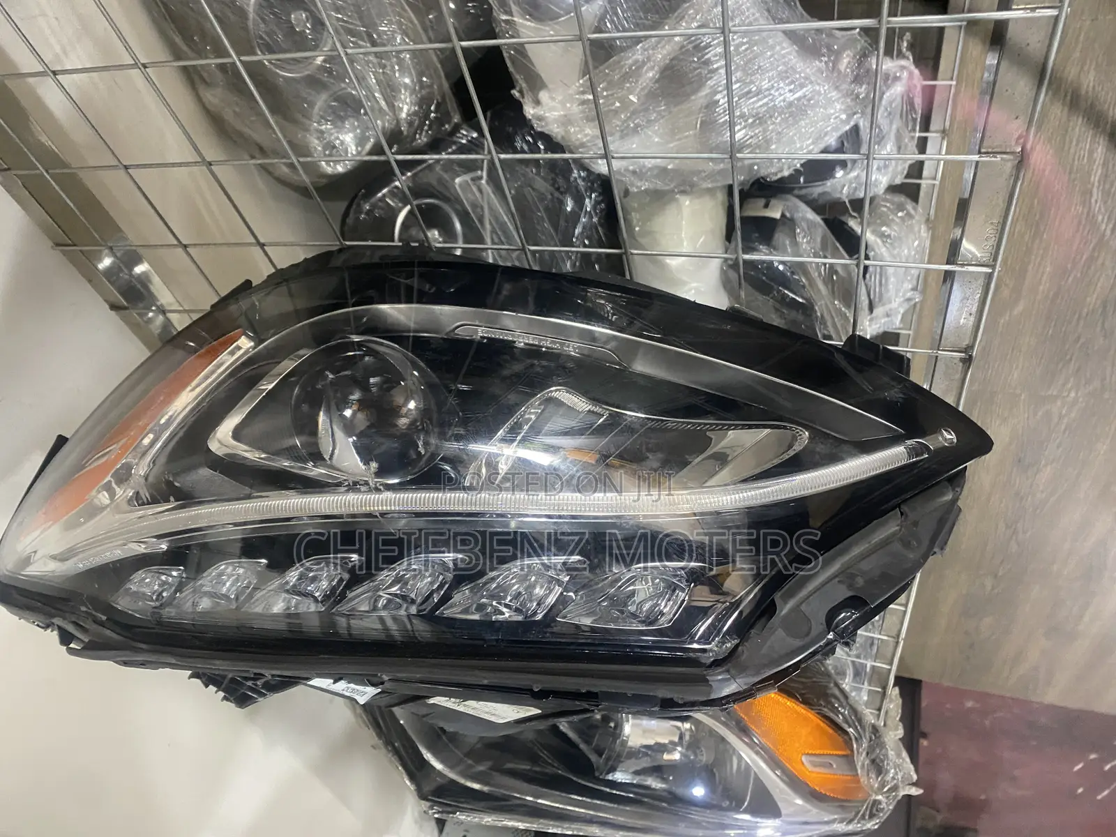 Mercedes Benz C300 2015-2108 Headlight Single Charger