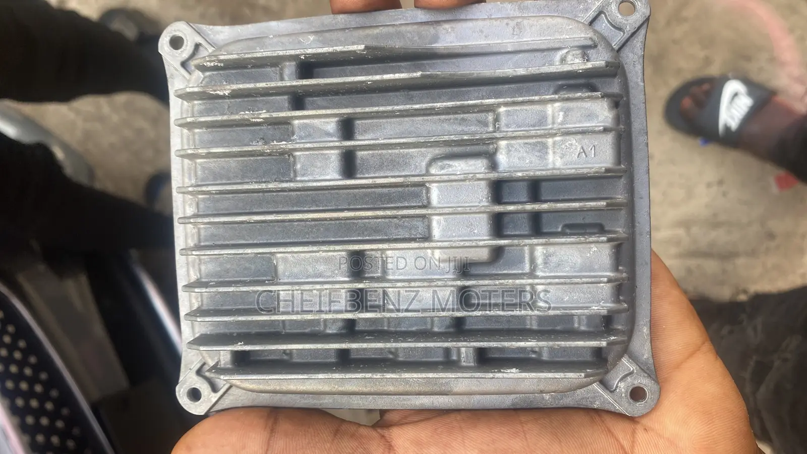 Mercedes Benz E300,E400 Headlight Charger Available