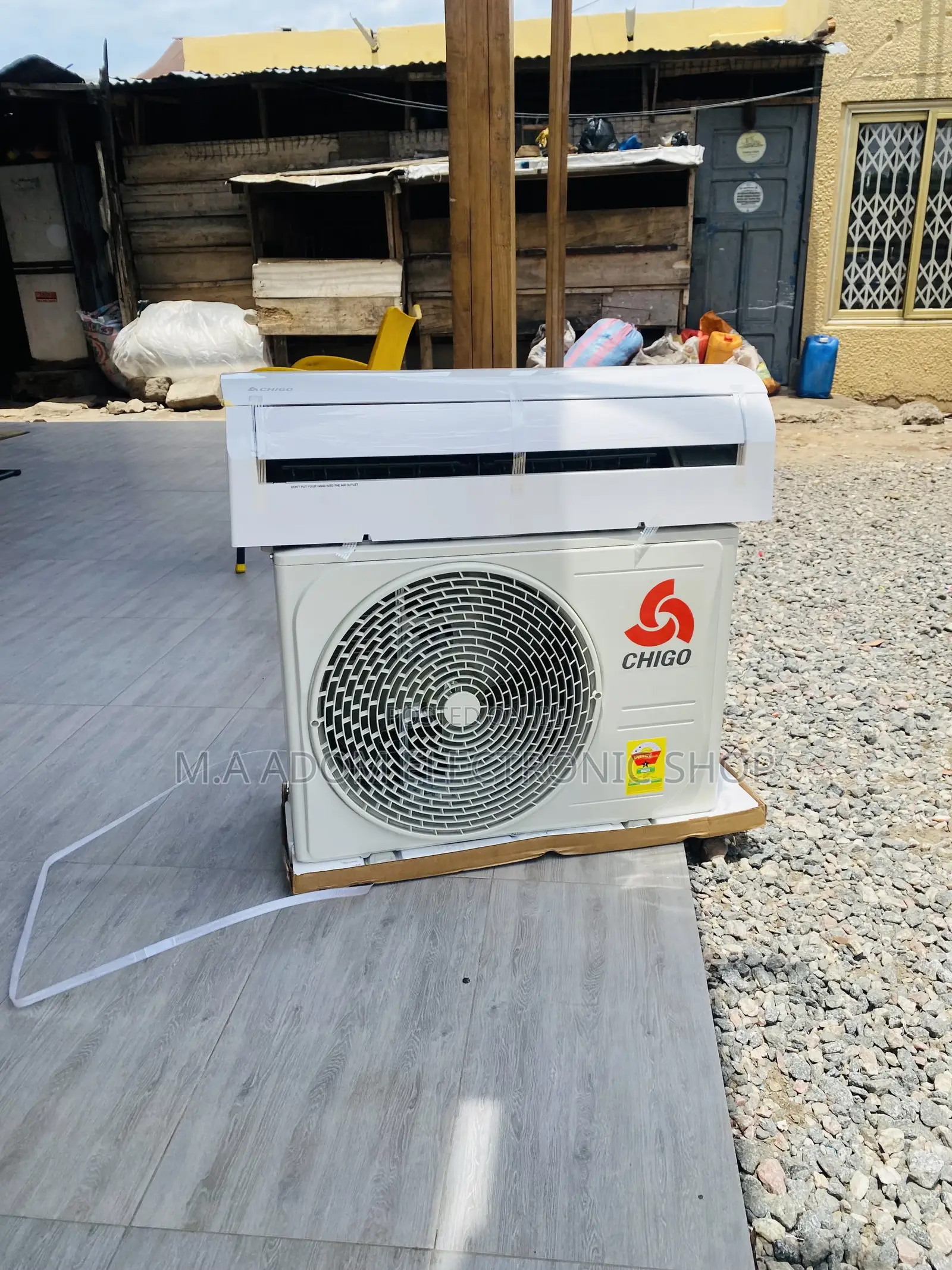 Authentic Chigo 1.5hp Split Type Air Conditioner(White).