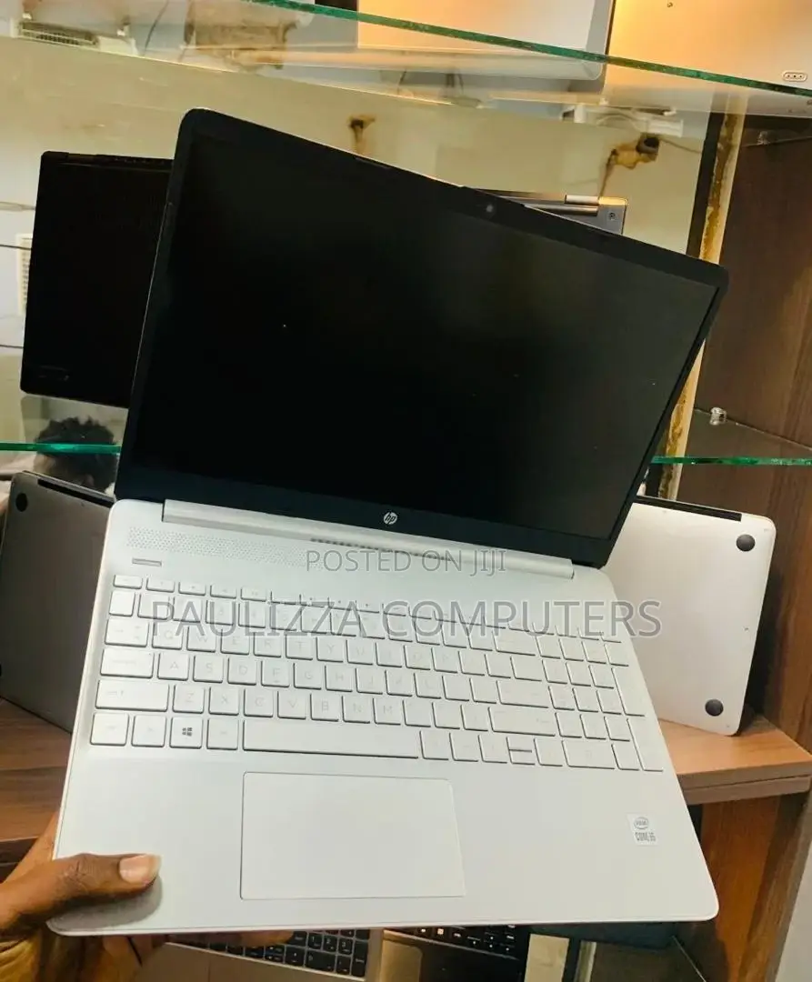 Laptop HP 15-dw1197nia 8GB Intel Core i5 SSD 256GB