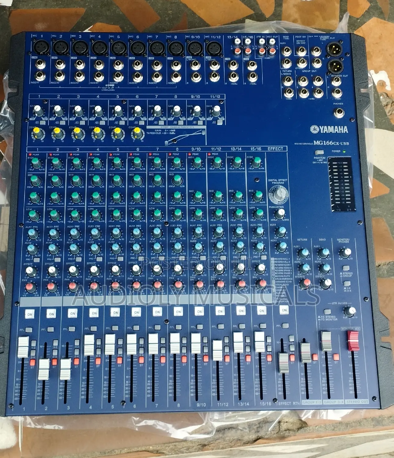 Yamaha MG166CX Professional 16channel Mixing Console