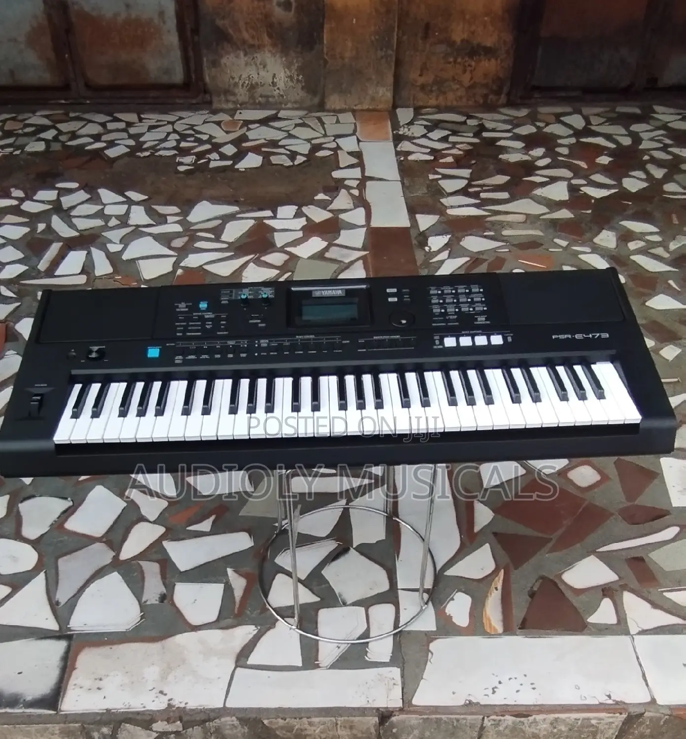 Yamaha PSR E473 Keyboard Synthesizer