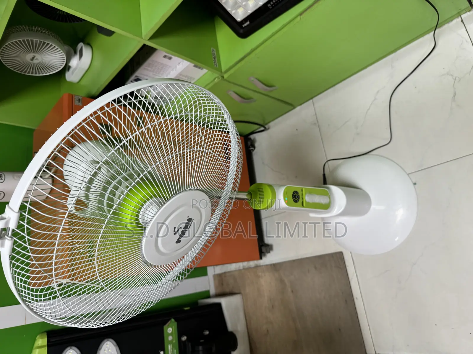 Rechargeable Solar Stand Fan With Remote Control 6-48hrs