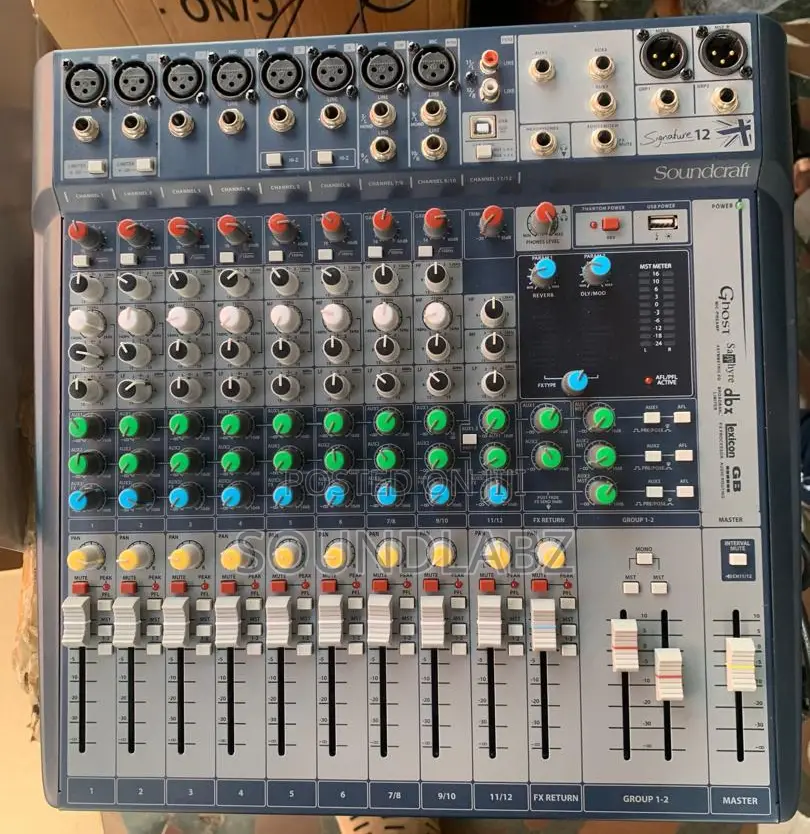 Soundcraft Signature 12 Analog 12-channel Mixer