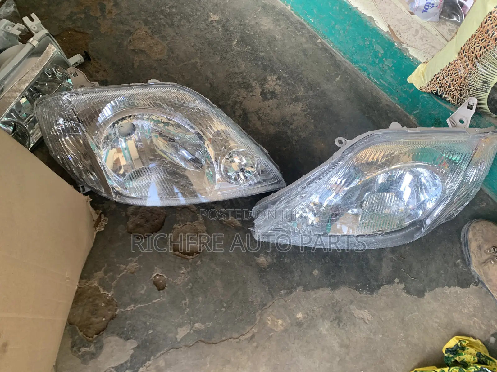 Toyota Corolla 2004 Headlight Japan