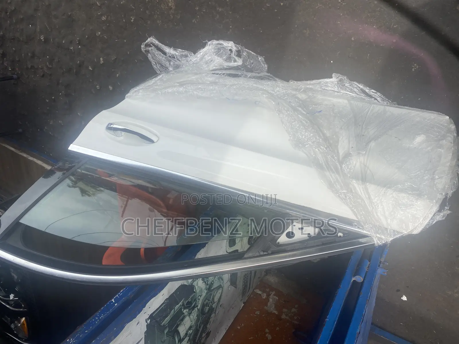 Mercedes Benz C300 2015-2019 W205 Driver Side Door Available