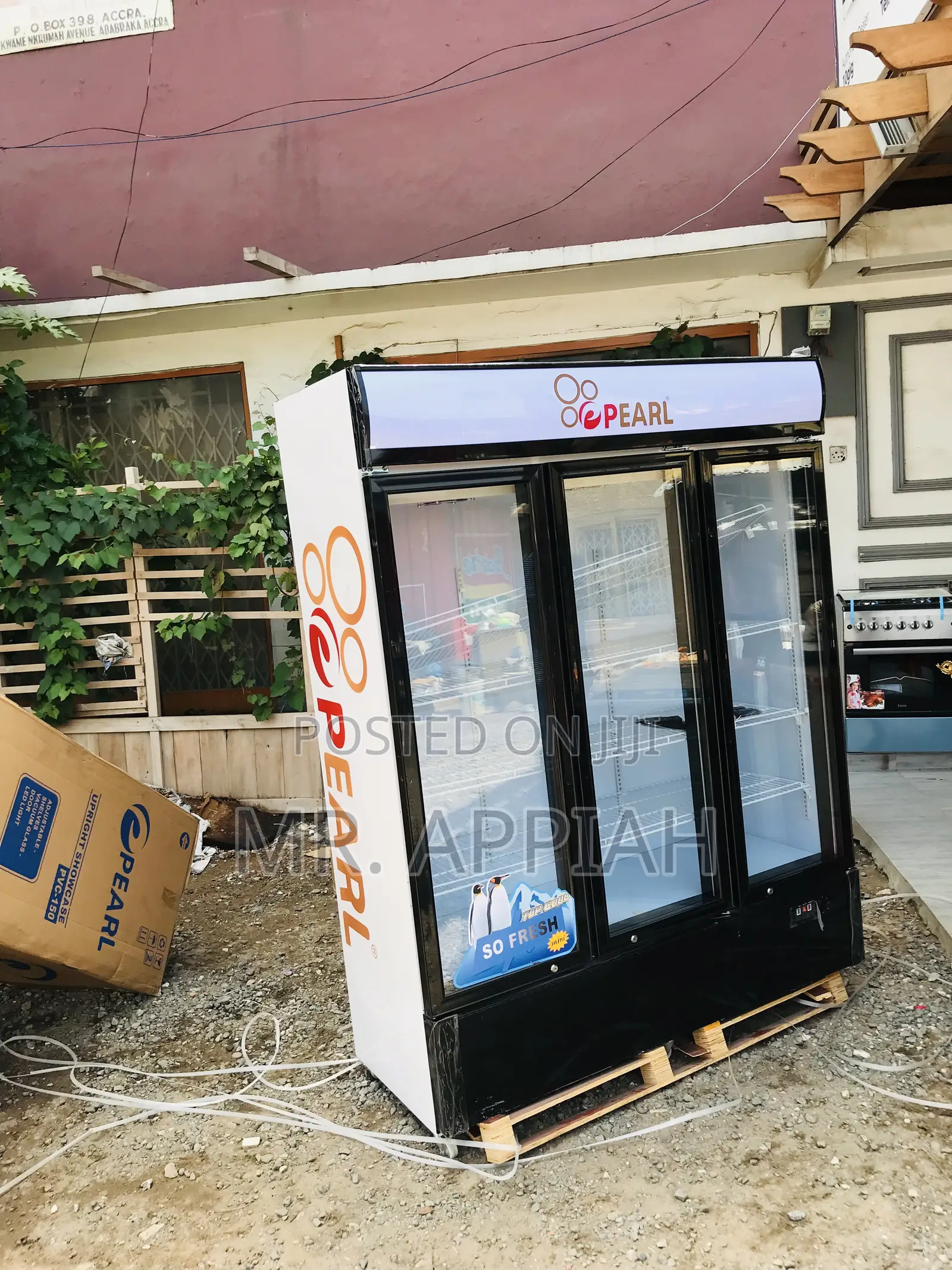 3 Door Pearl PVC-150 Electric Beverage Cooler