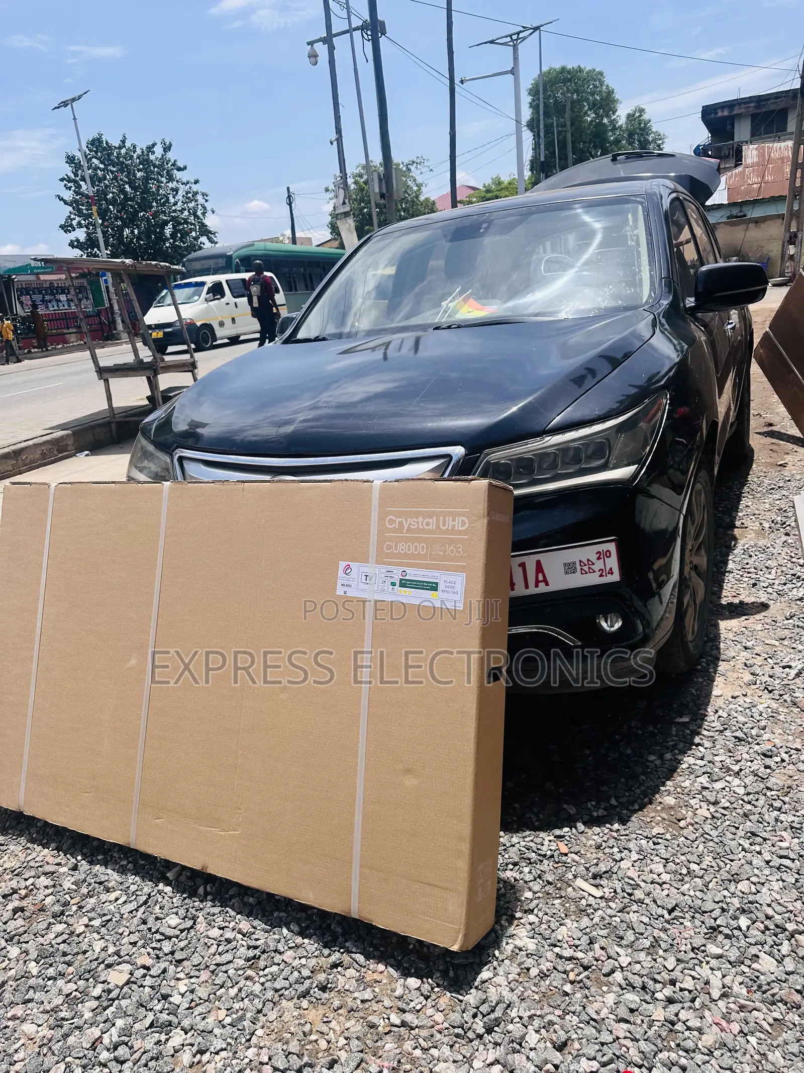 UHD Smart Glossy Screen  65”Cu8000 Samsung