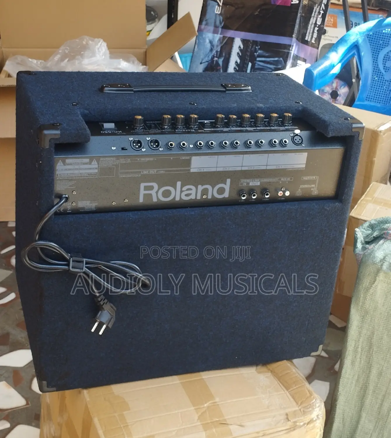 Roland Kc550 Keyboard Combo