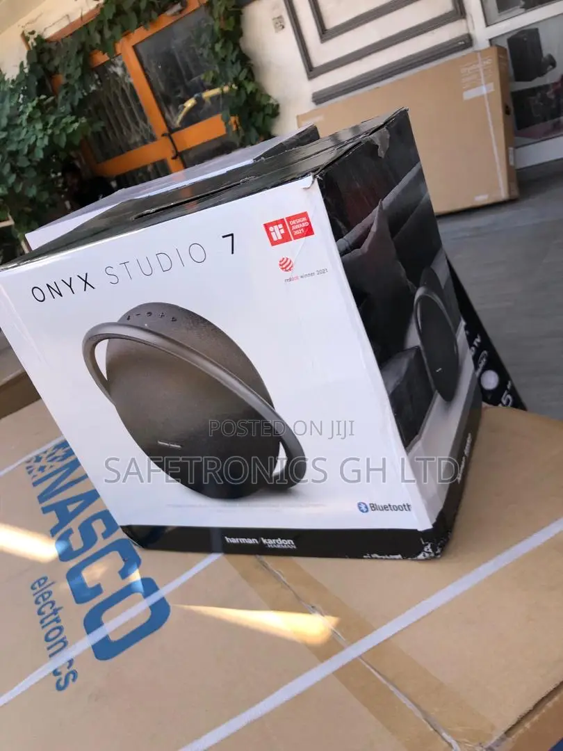 Black Bluetooth Wireless Harman Kardon Onyx Studio 7