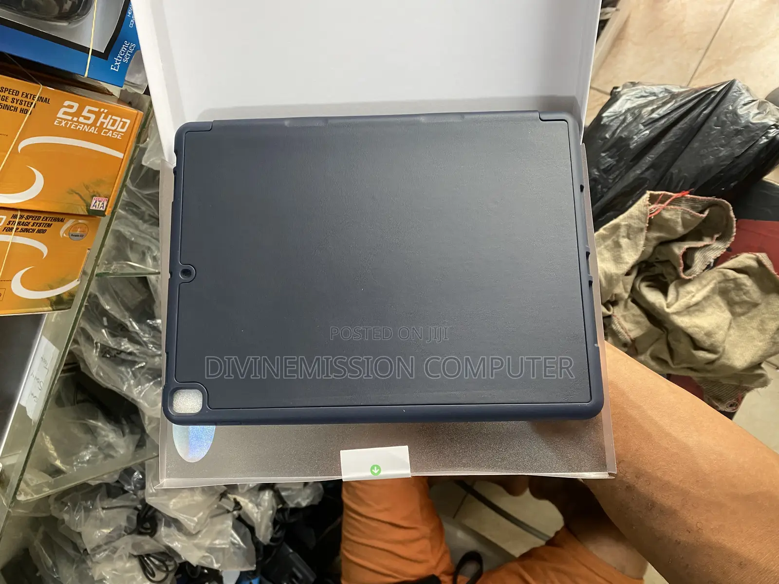 iPad 10.2 , 10.5 Original Smart Case With Pen Slot