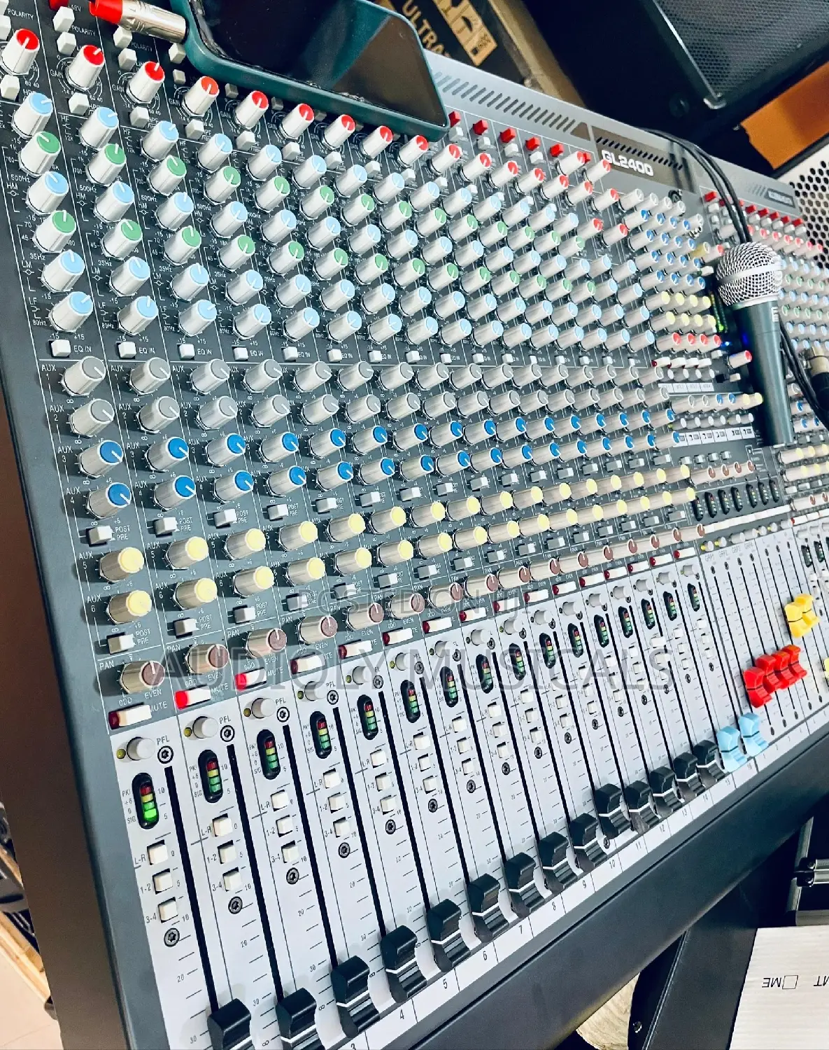 Allen Heath Gl2400-24 24-Input, Analog Mixing Console