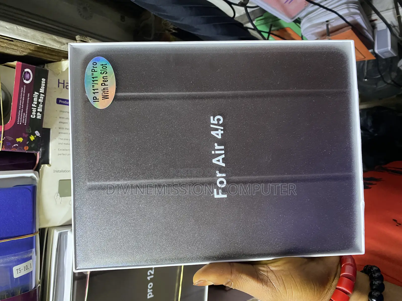 iPad Air4/5 10.9 Original Smart Case. With Pen Space