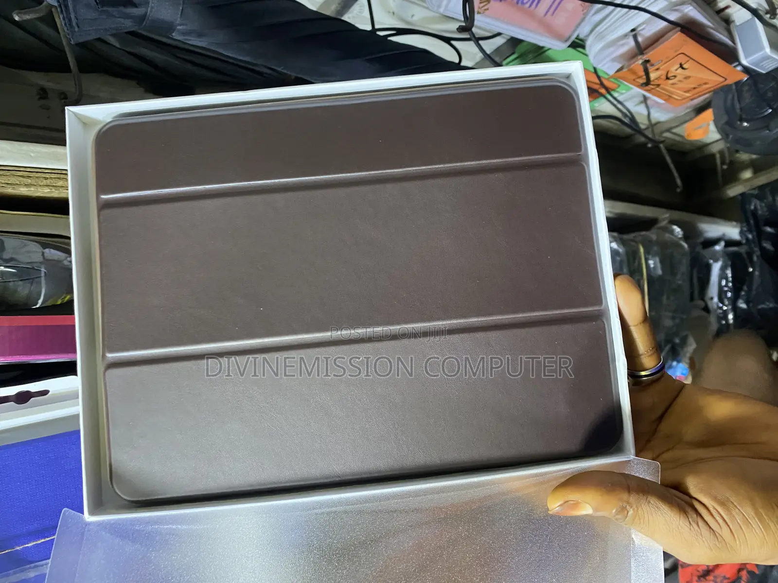 iPad Air4/5 10.9 Original Smart Case. With Pen Space