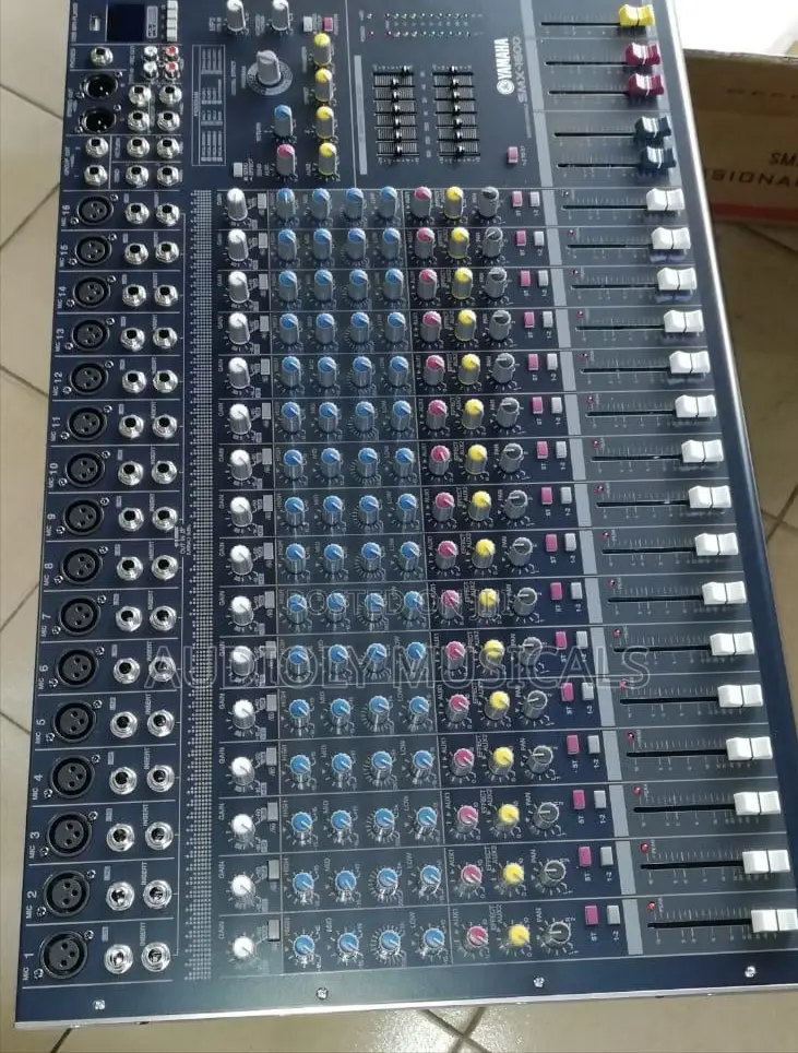 Yamaha SMX-1600 16-Channel Raw Mixer
