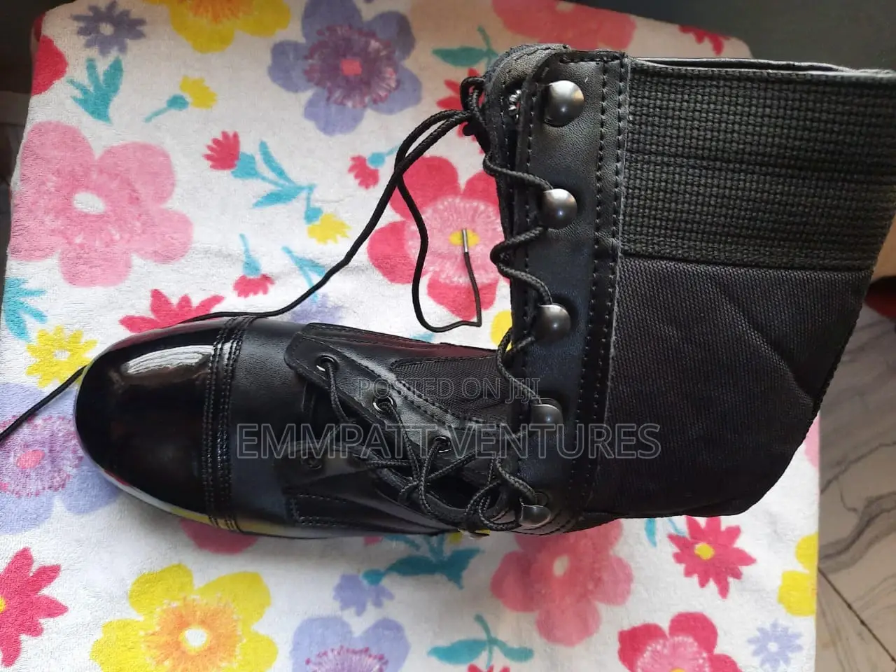 Black Mirror Boots