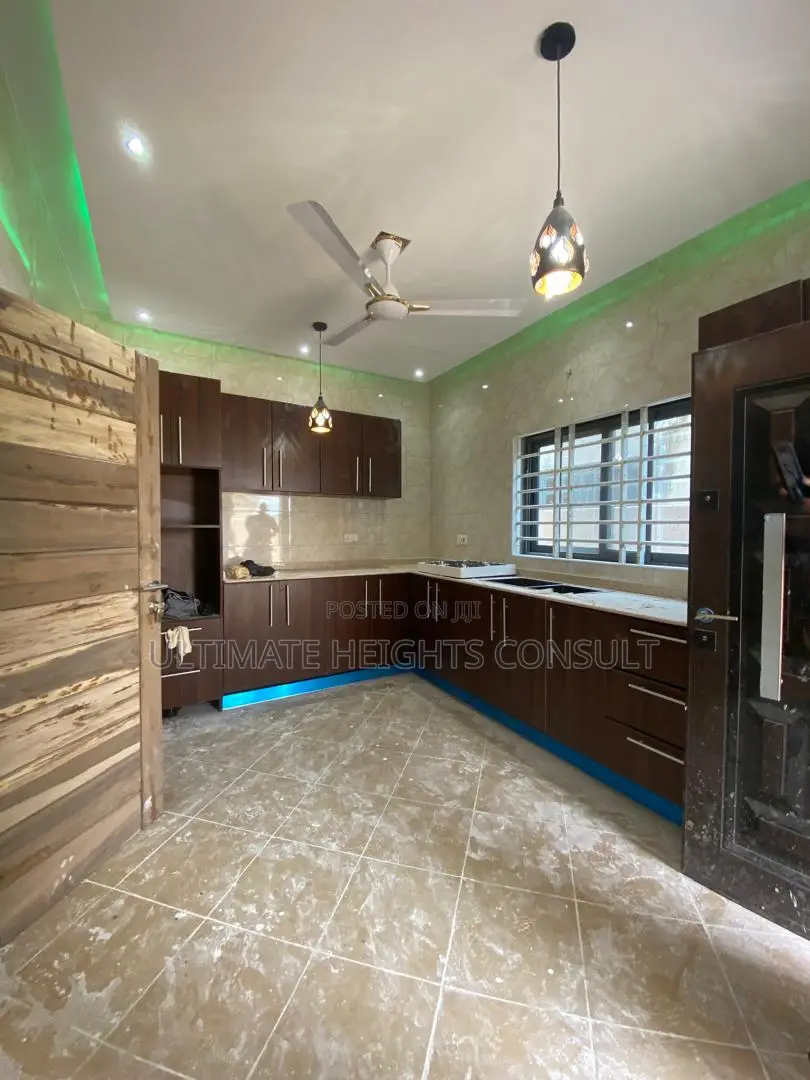 3bdrm House in Ablekuma Odumase for sale