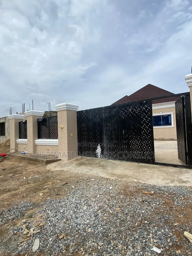 3bdrm House in Ablekuma Odumase for sale