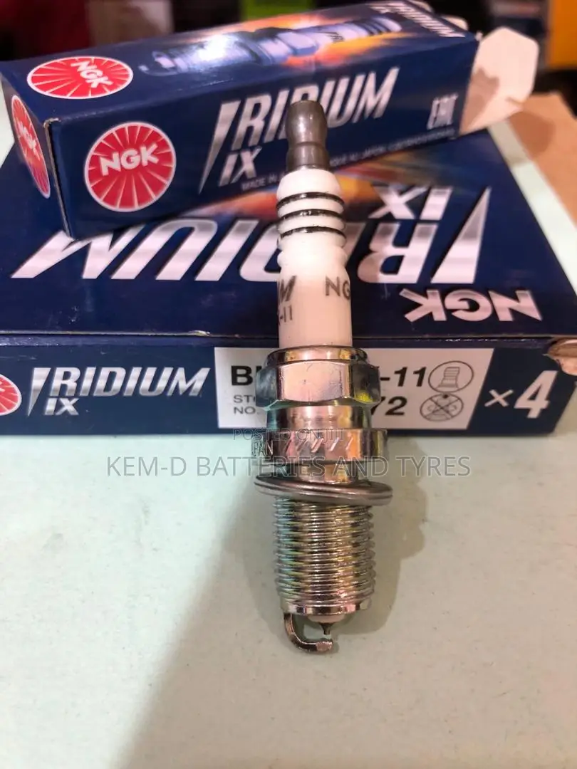 NGK 6418 BKR6EIX-11P Iridium Spark Plug ( 3764 ) ( 4272 )