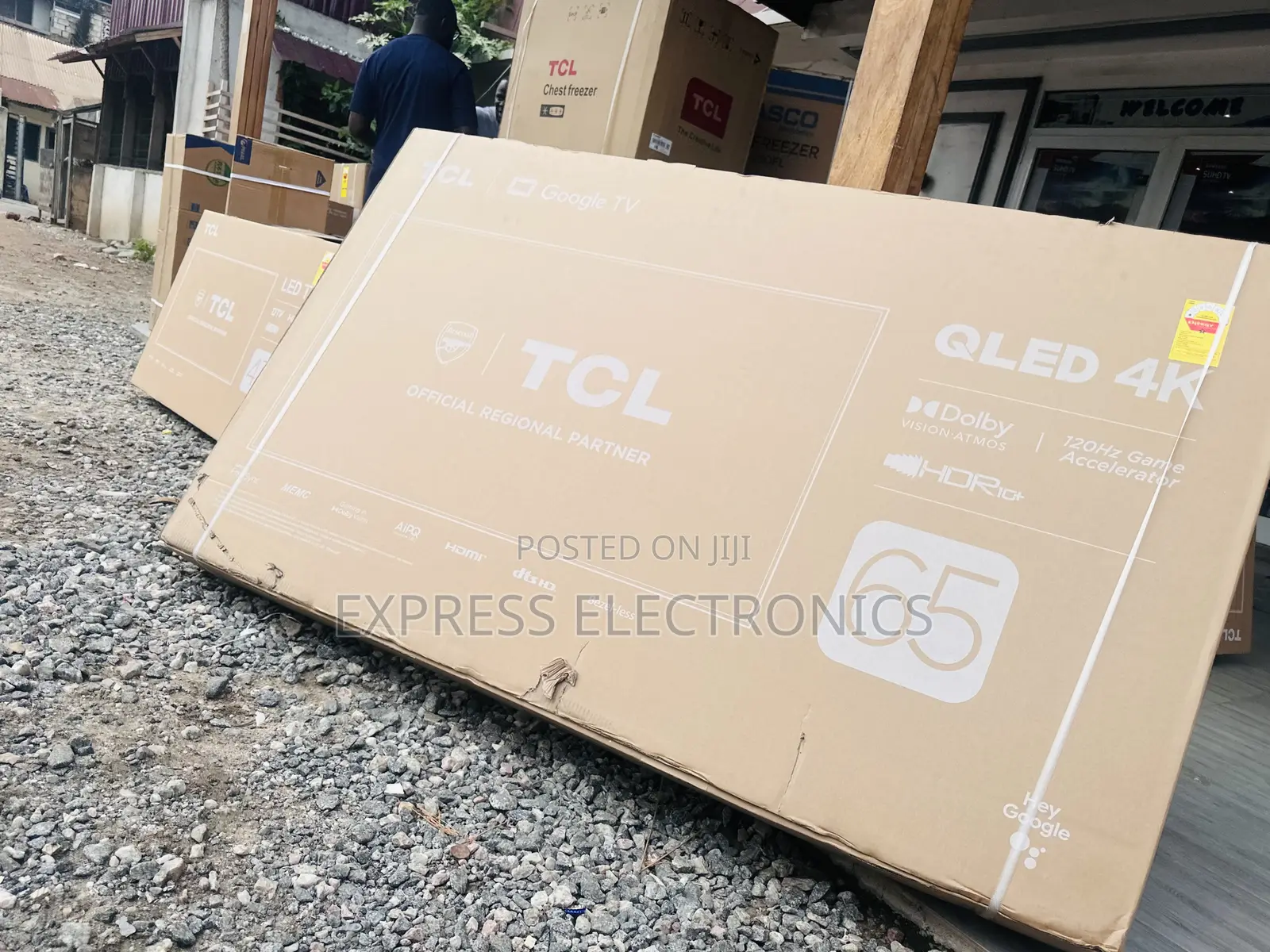 QLED UHD Smart Glossy Screen 65”C645 Tv.