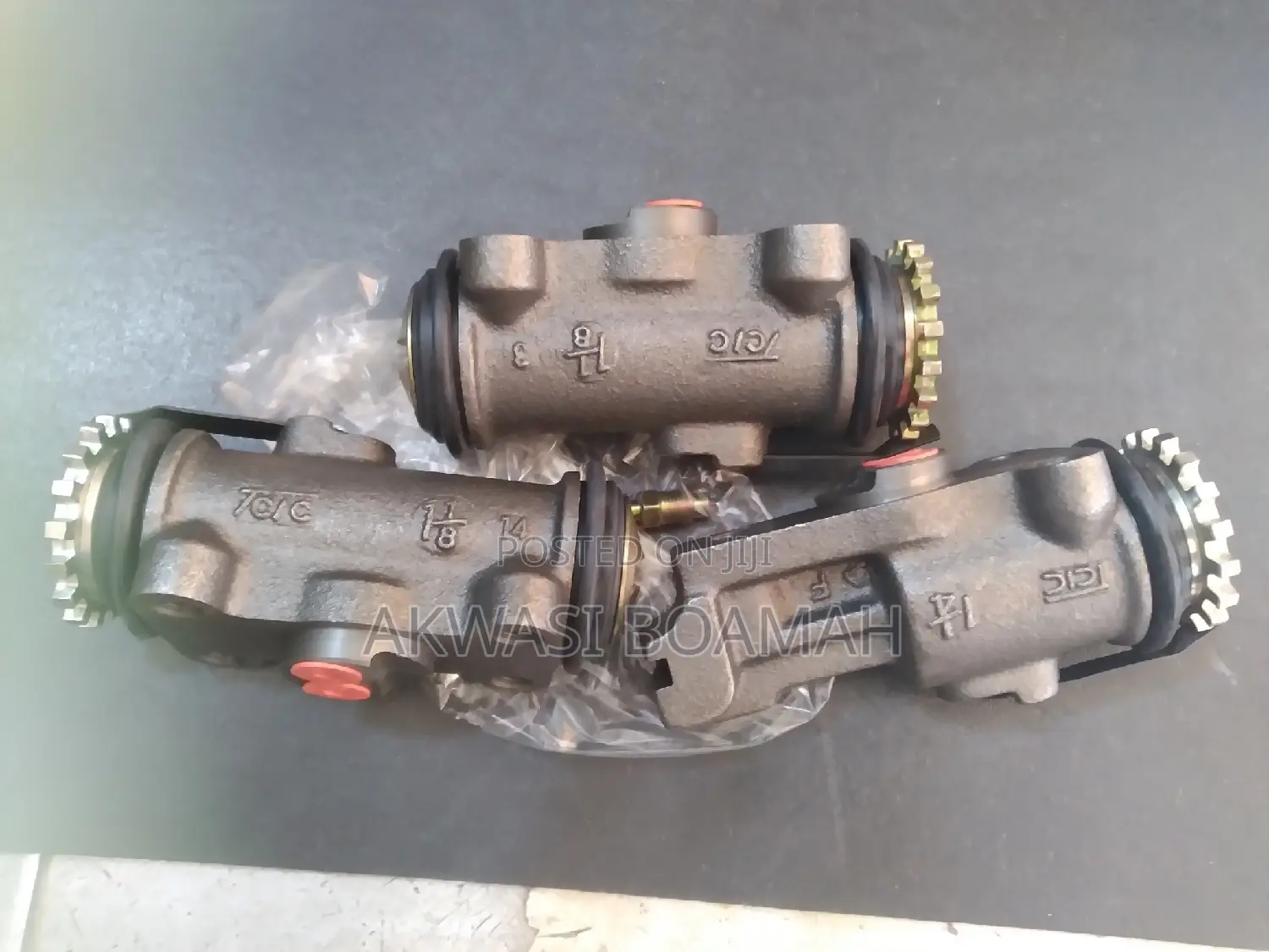 Hyundai Might Wheel Cylinder Port Front and Back