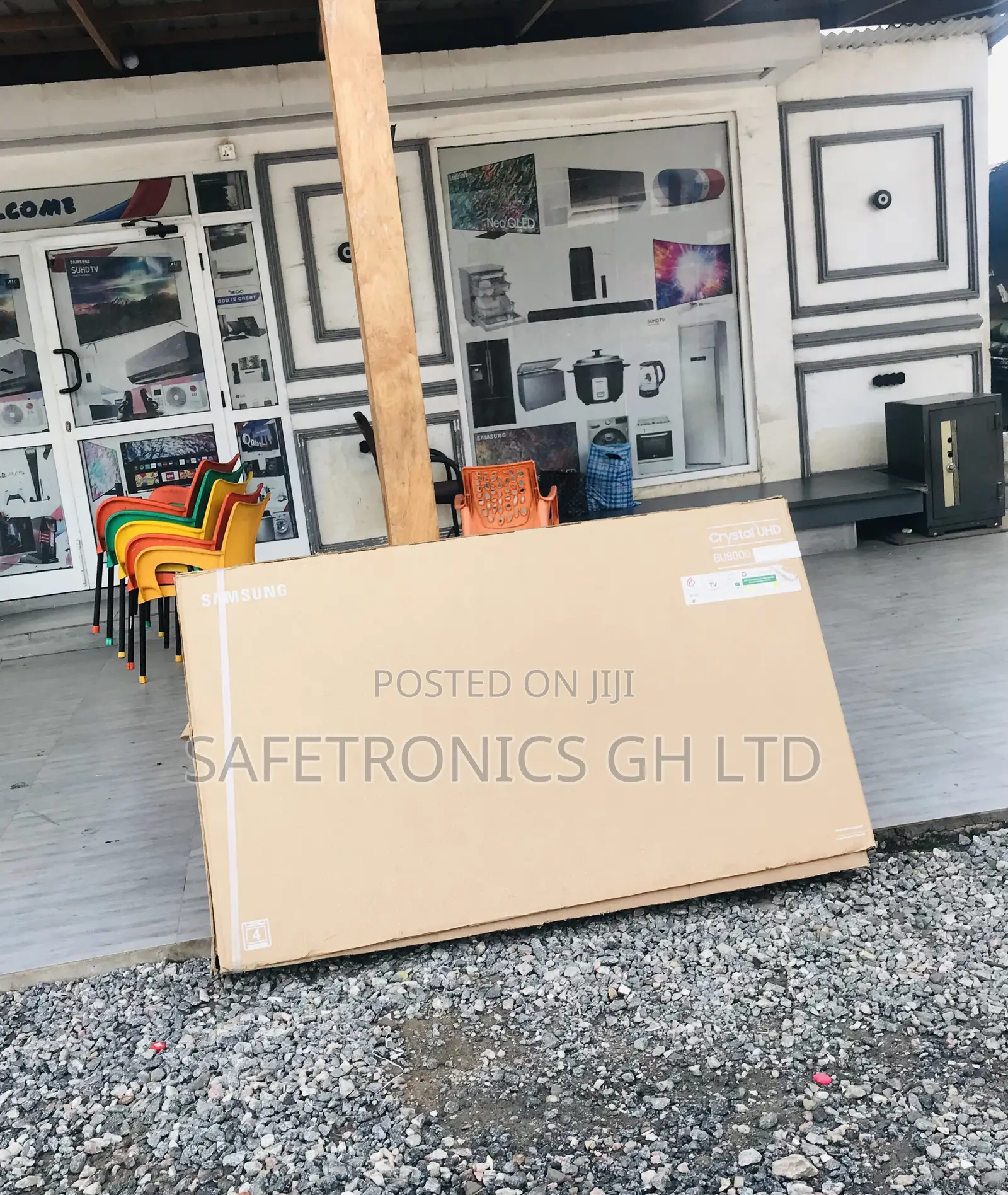 Cu80 65 Inches Glossy Led Samsung Smart Black Electric Tv