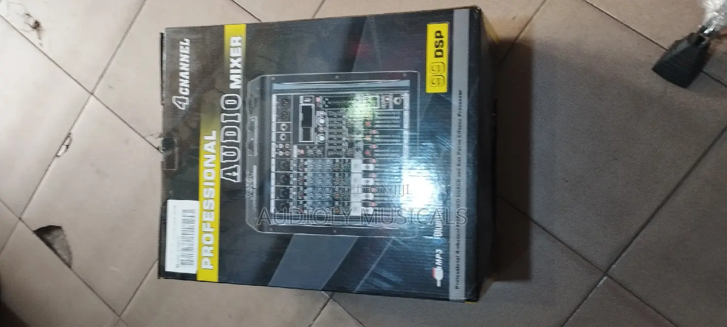 Soundcraft X4USB 4channel Amplifier Mixer