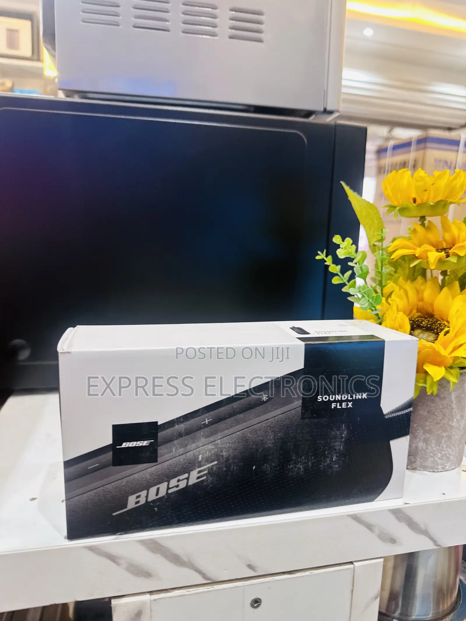 Available Now Black Bose Soundlink Flex  